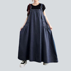 Vestido vaquero urbano largo y acampanado