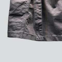 Geräumiger beschichteter Jeansrock mit Taschen