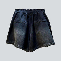 Shorts vaqueros adornados con estrellas de diamantes