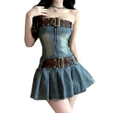 Vestido vaquero sin tirantes con cinturones