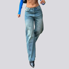 Jeans mit weitem Bein und niedriger Taille