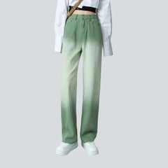 Vaqueros holgados para mujer teñidos en verde