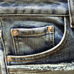 Überarbeitete Jeans für Herren mit mittlerer Taille