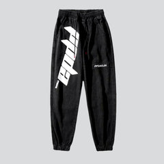 Streetwear-Jogginghose aus weißem Denim mit Print