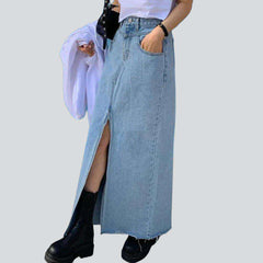 Maxi-Jeansrock mit hohem Schlitz