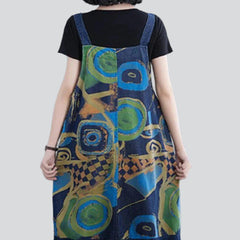 Elegante vestido de mezclilla con estampado de pintura