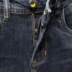 Vaqueros ajustados para hombre con arena