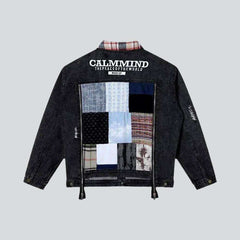 Chaqueta vaquera de patchwork con cuello a cuadros