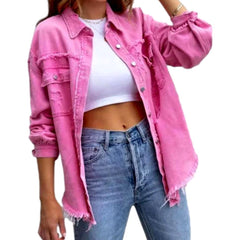 Chaqueta vaquera de color con dobladillo sin rematar