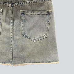 Falda vaquera con adornos de colores