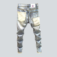 Überarbeitete Jeans für Herren mit mittlerer Taille