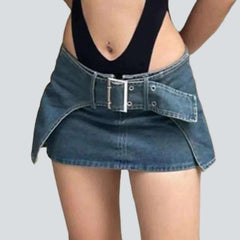 Falda vaquera con capas y cinturón