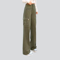 Pantalones vaqueros cargo de color para mujer