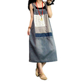 Langes Jeanskleid mit Spitzenstickerei