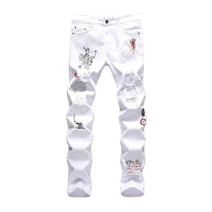 Zerrissene Herrenjeans mit Buchstaben-Print