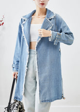 Einfacher hellblauer Revers-Jeans-Trenchcoat mit Quasten