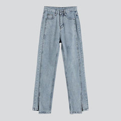 Vaqueros rectos de mujer con dobladillo abierto