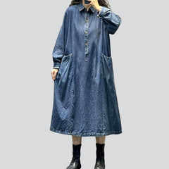 Langes Streetwear-Jeanskleid im Vintage-Stil