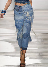 Pantalones vaqueros de corte recto con bolsillos azules, cordones y parches