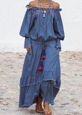 Elegante vestido de mezclilla con mangas farol y cordón, con diseño de patchwork arrugado en azul