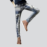 Stylische Jeans mit vielen Reißverschlüssen