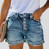 Sommerliche Jeansshorts mit Knöpfen