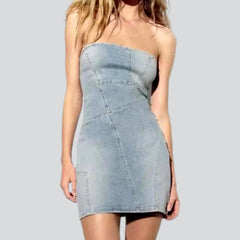 Trägerloses Jeanskleid im Vintage-Waschstil