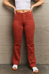 Vaqueros de corte bota ajustados de tiro medio y talla grande Olivia de Judy Blue