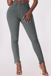 Baeful – Skinny Jeans mit Knopfleiste und Saumdetail