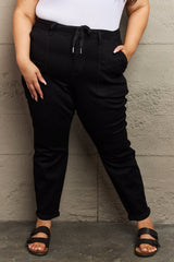 Pantalones deportivos de cintura alta con puños dobles y cintura alta de Judy Blue Lily