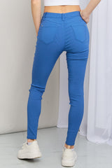 Vaqueros ajustados de tiro medio Kate Hyper-Stretch de YMI Jeanswear en azul eléctrico