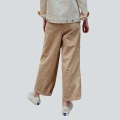 Hochwertige Jeans in Sandfarbe