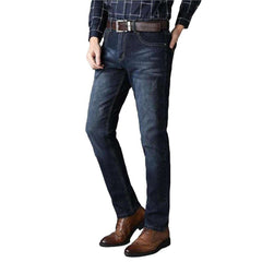 Vaqueros de hombre regulares con lavado claro