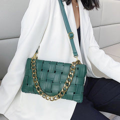 Primrose – Übergroße, gewebte Schultertasche mit goldener Kette