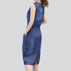 Sleeveless knee-length jeans dress