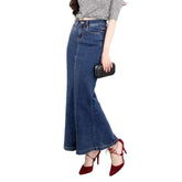 Falda vaquera larga de mujer con corte trompeta