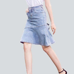 Falda vaquera de sirena hasta la rodilla