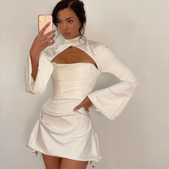 Minivestido de satén drapeado con cuello halter y espalda descubierta de cisne