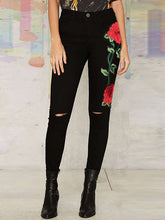 Vaqueros de cintura alta con bordado de mezclilla