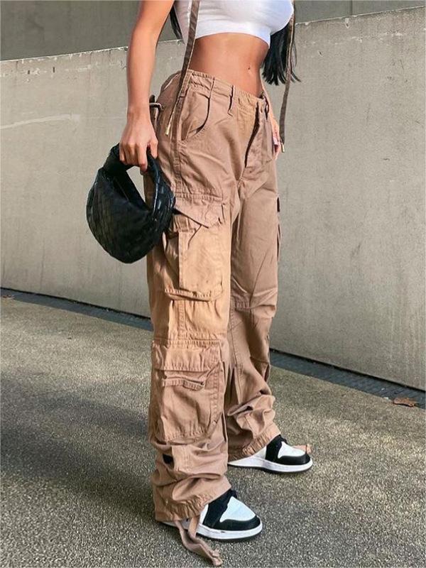 Braune Vintage-Cargojeans mit aufgesetzten Taschen