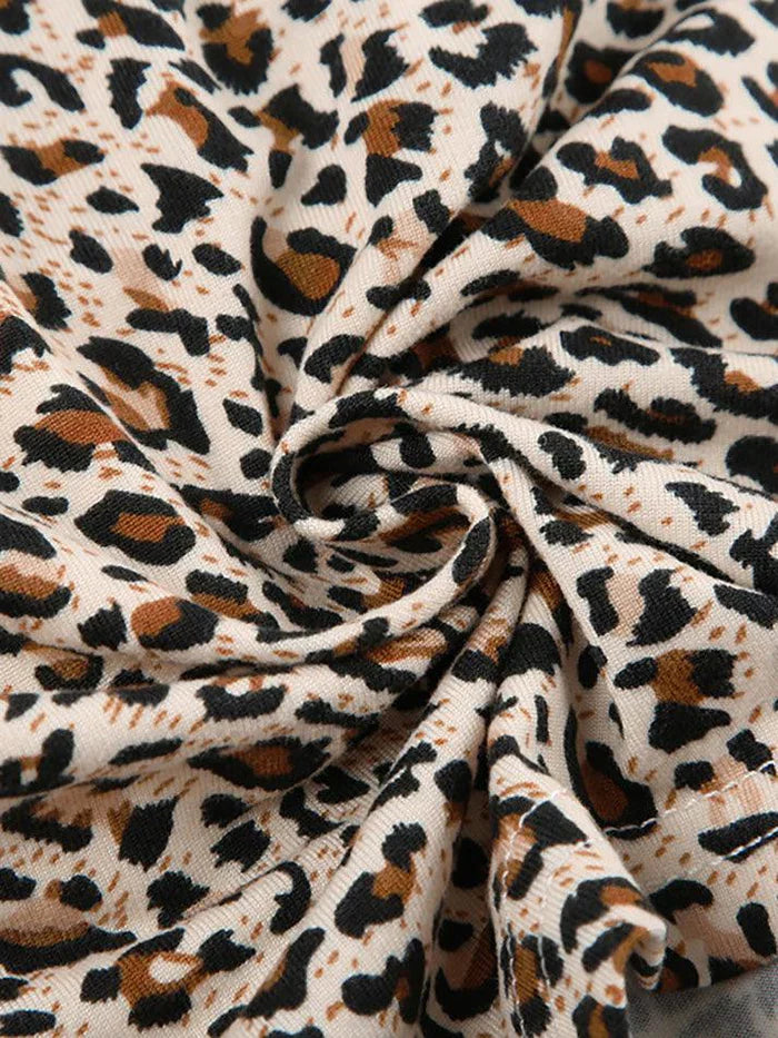 Pantalones cortos punk de tiro bajo con estampado de leopardo y ribete de encaje