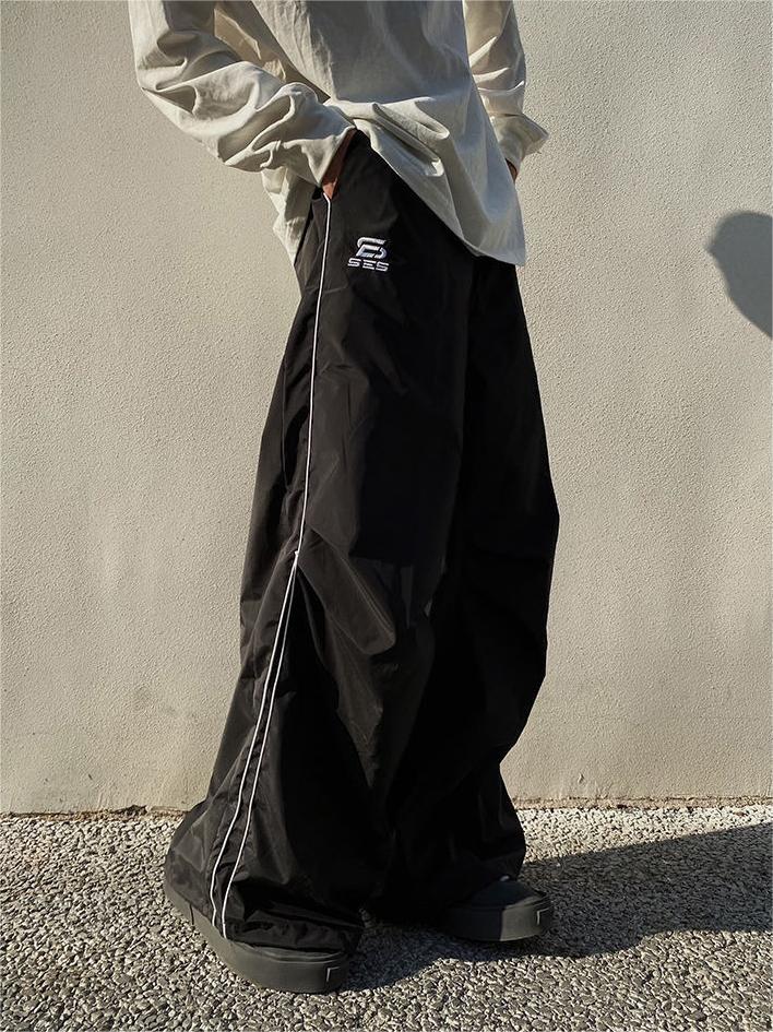 Fallschirmhose mit weitem Bein und Paspelierung im Vintage-Stil