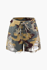 Pantalones cortos cargo con lazos y diseño desgastado de camuflaje retro