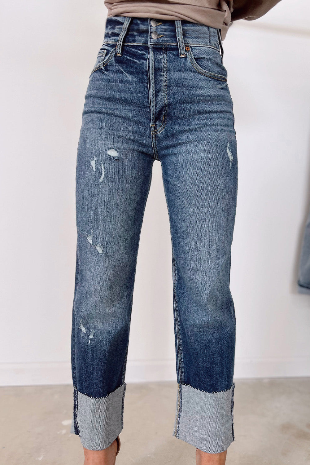 Blaue Jeans mit hoher Taille und geradem Bein im Distressed-Look