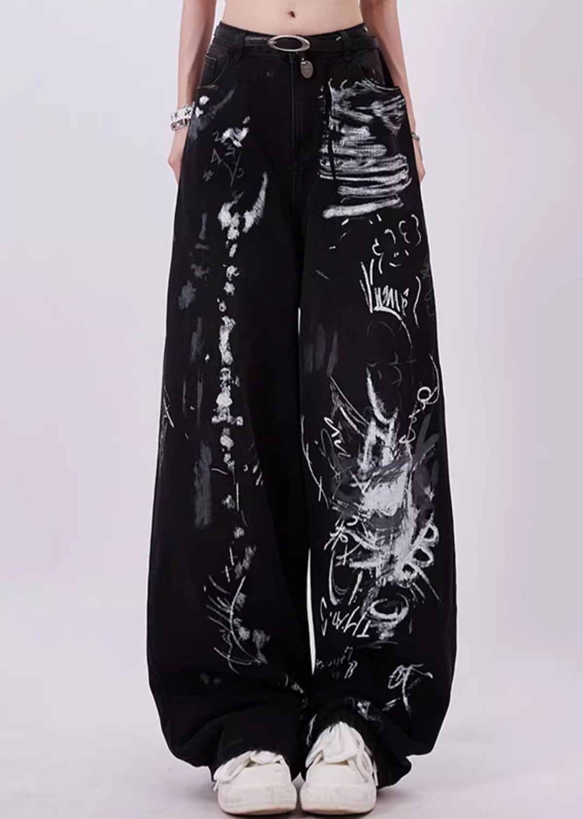 Schwarze Baggy-Jeans mit Grunge-Graffiti-Print