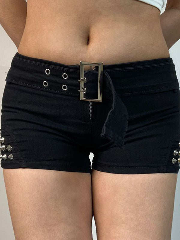 Shorts vaqueros negros punk de tiro bajo con cinturón y remaches