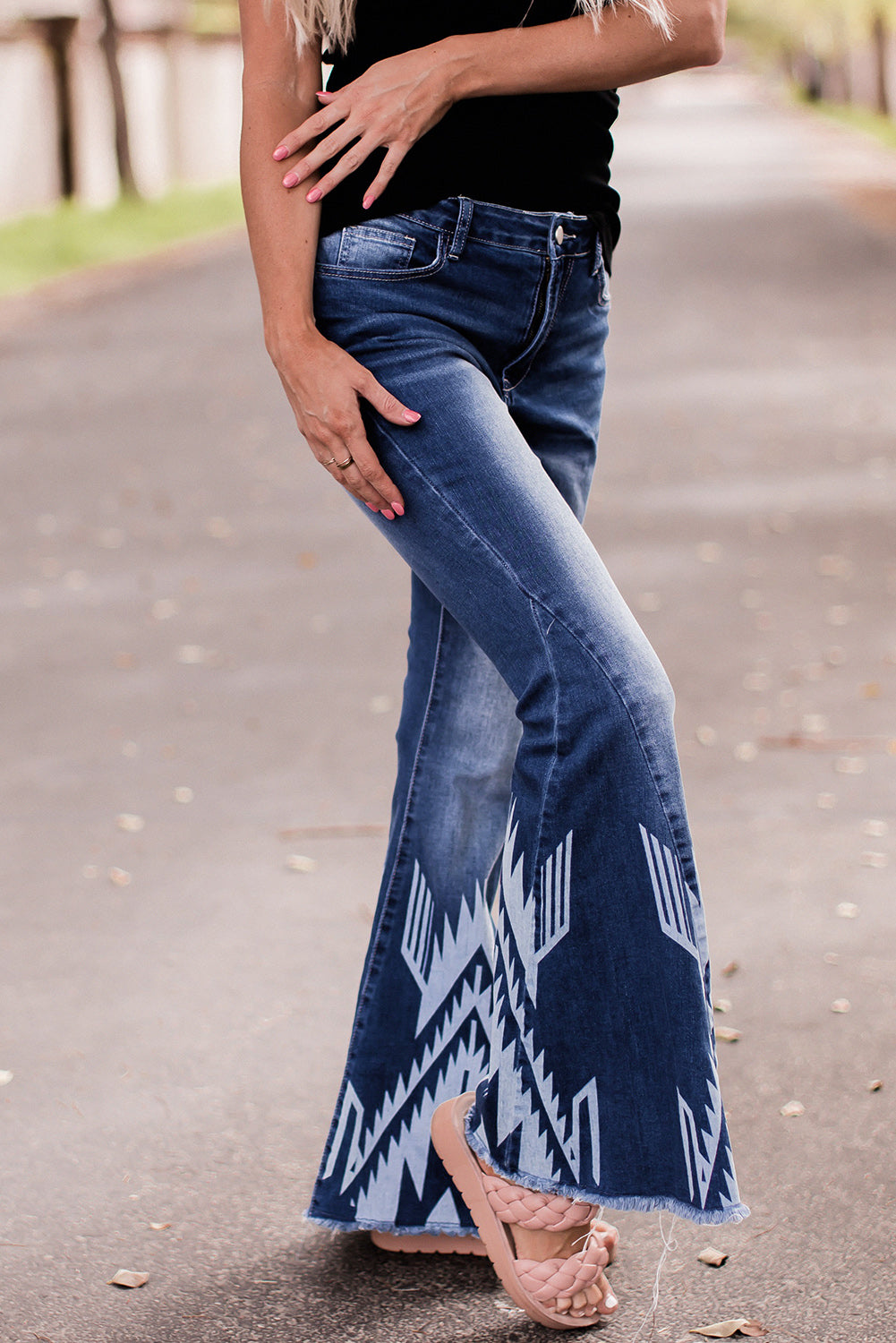 Blaue High Rise Flare Jeans mit Westernmuster