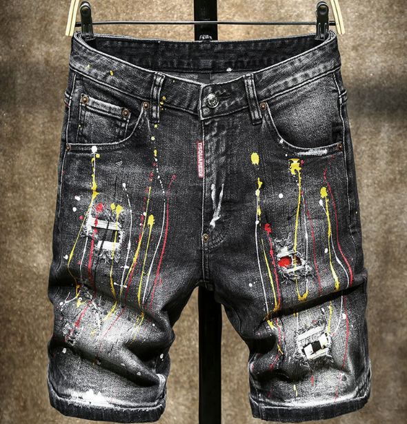 Gelb lackierte Distressed-Jeansshorts