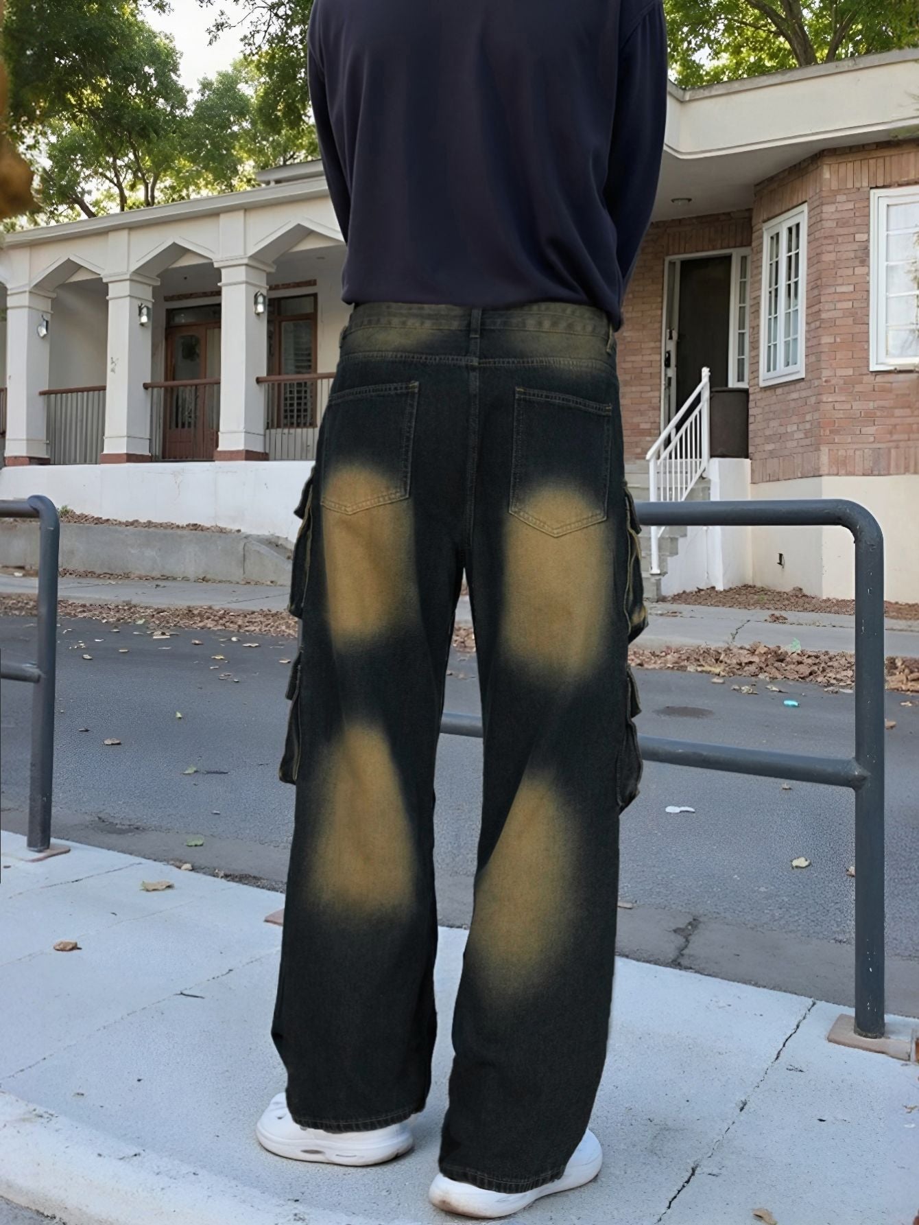 Loose straight-leg multi-pocket wide-leg jeans