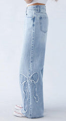 Loose Straight Jeans With Embroidered Side Raw Edges